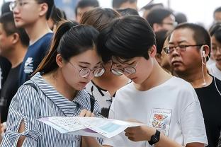 太XX快了❗萨利巴极速回追缠住努涅斯，堵住萨拉赫一条分球路线